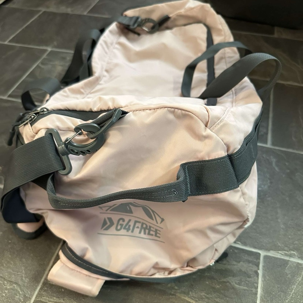 G-4 Free hiking back pack/ duffel bag
